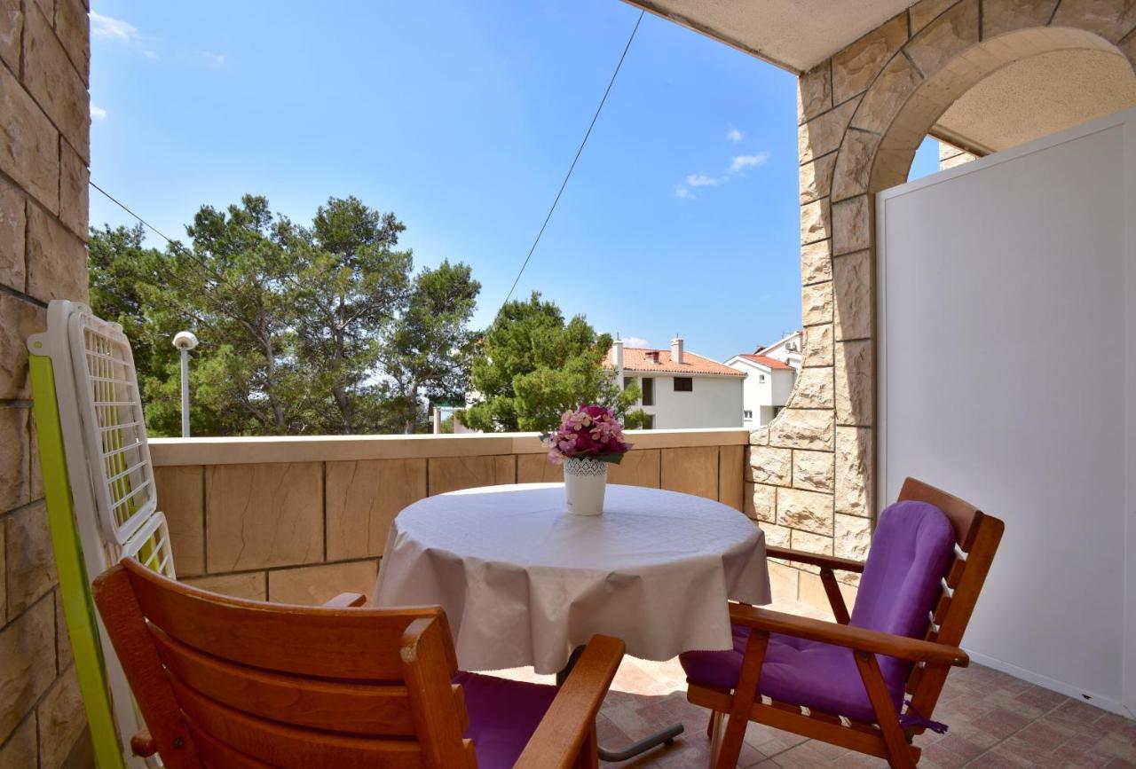 Pink 4 * Makarska
