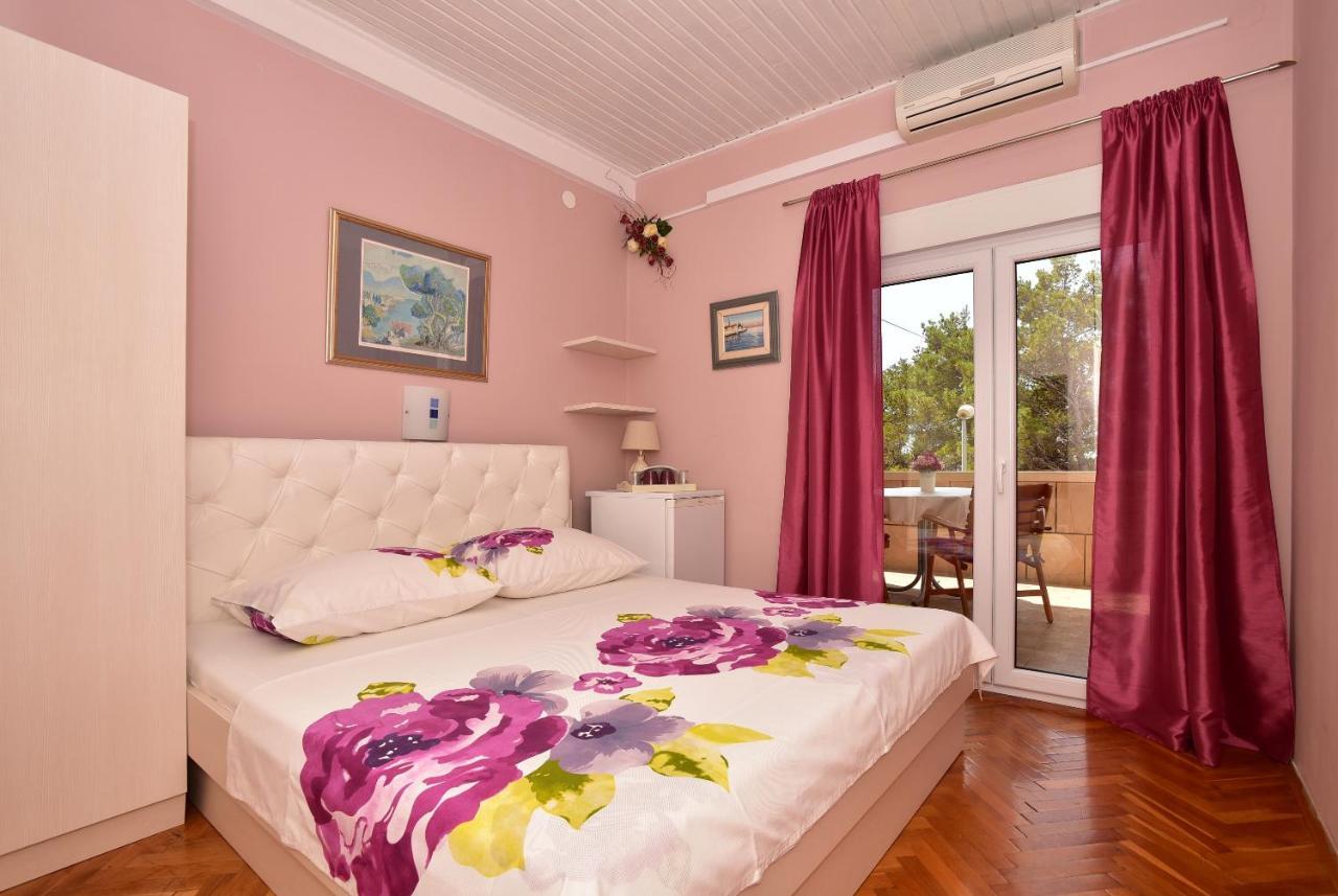 Pink 4 Gostinjska kuća